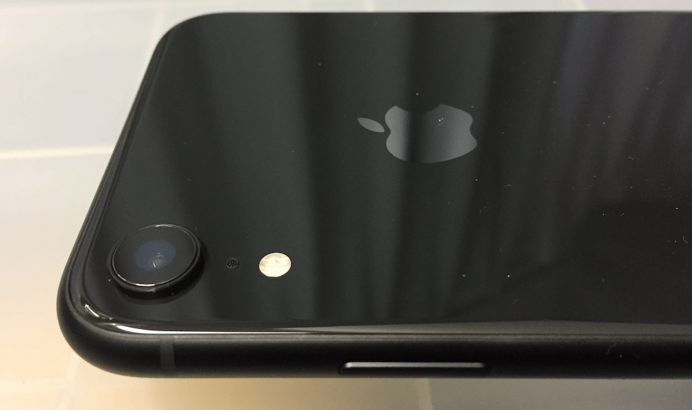 開封レビュー】iPhone XR ブラックを購入！付属品やデザインを詳しく