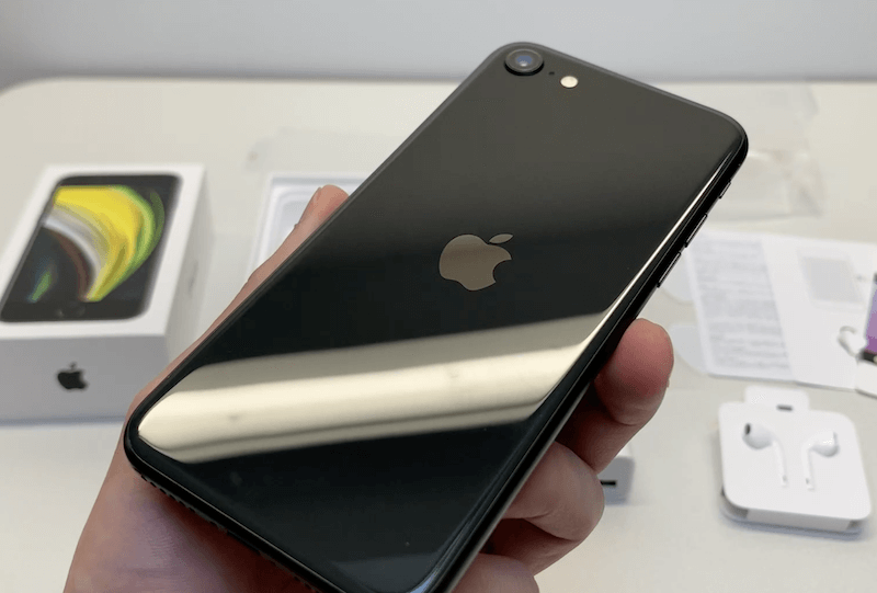 実機写真あり】iPhone SE2 ブラック（黒）のデザイン｜色合い・カメラ