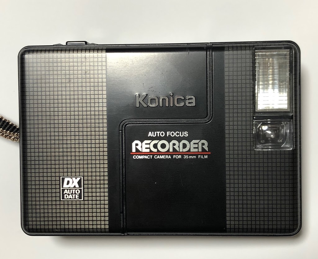 ハーフサイズカメラのコニカ レコーダー KONICA RECORDERを新宿の