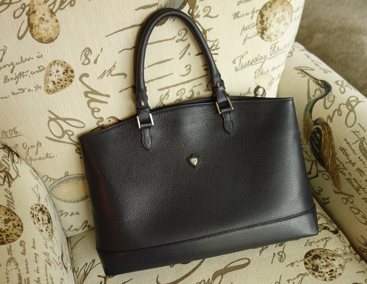 CHAMBORD SELLIER LILLE】妖艶な曲線美×エスプリを併せ持つものぐさ