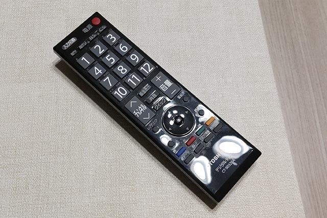 自室のTVリモコンの電池が液漏れ瀕死状態なので回復させてみた件 - VFR