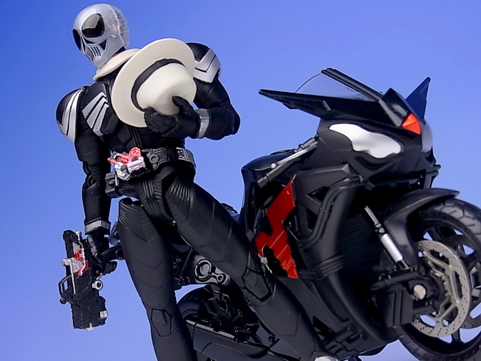 S.H.フィギュアーツ 仮面ライダースカルクリスタル レビュー - YOの玩具箱