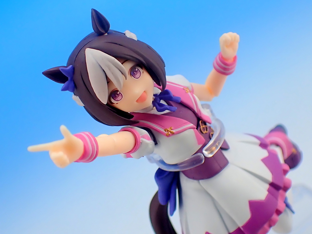 S.H.Figuarts ウマ娘 プリティーダービー スペシャルウィーク で遊ぶ