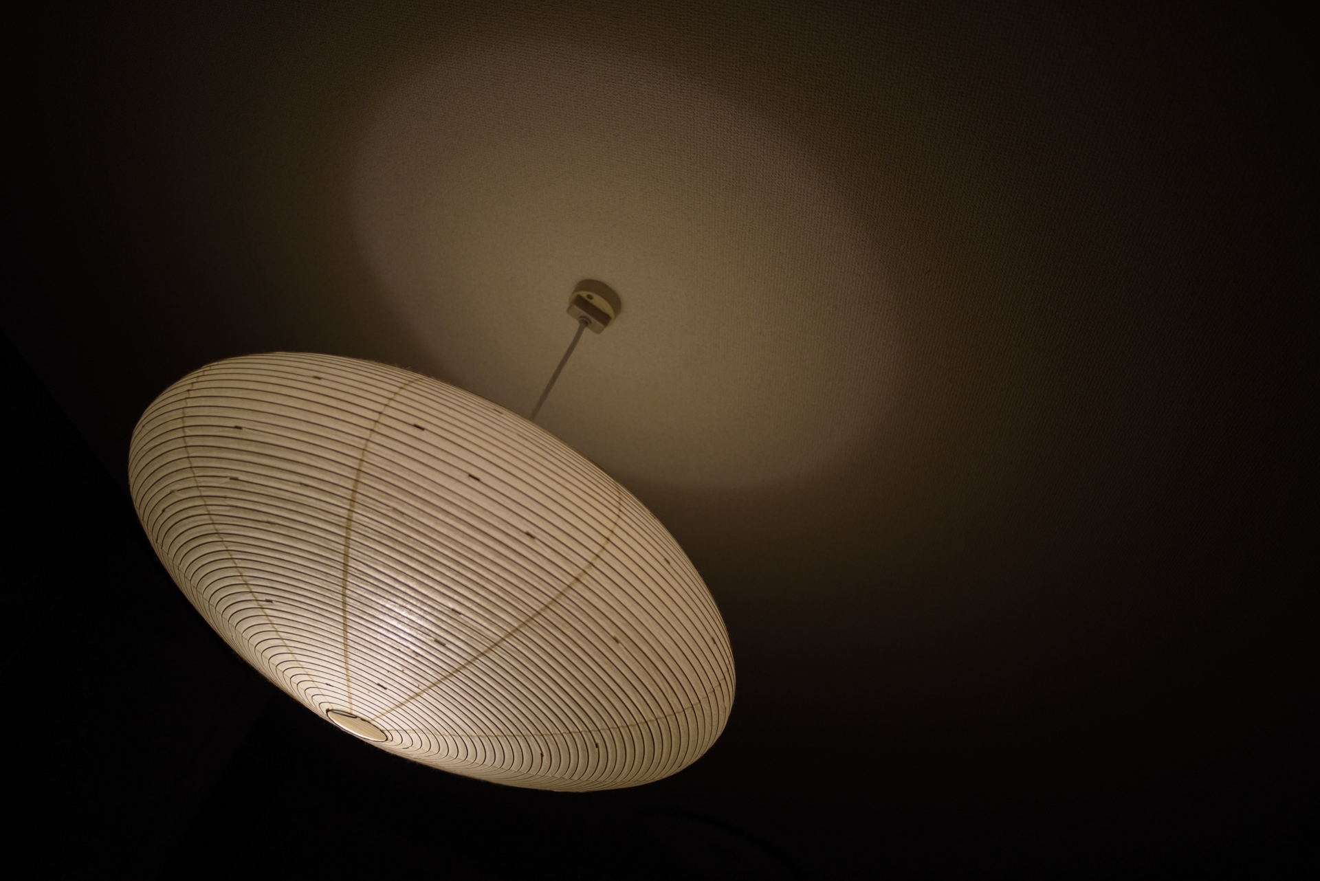 待望の『イサムノグチ AKARI・21A』を手に入れた! スペーシーで