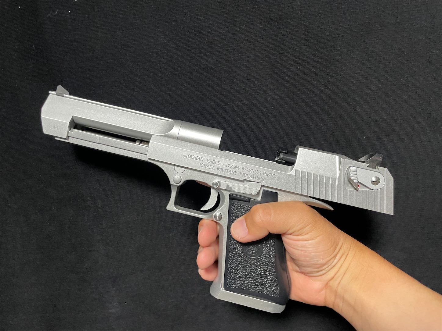 WAデザートイーグル用サイレンサーを・・・取り付けるために本体をバラ