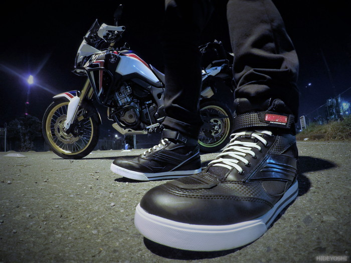 SIMPSONのライディングスニーカー買ってみました。 - ひでログ。