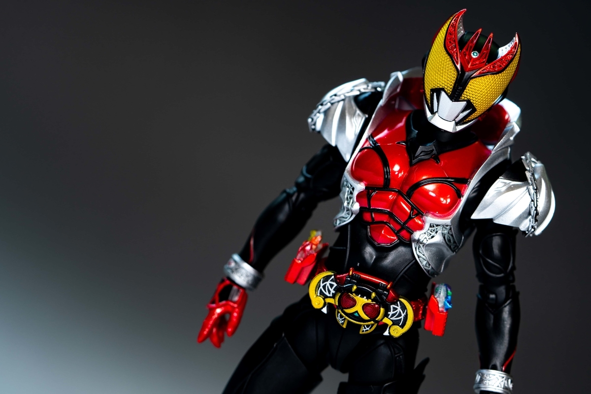 S.H.Figuarts 真骨彫製法 仮面ライダーキバ レビュー - ヒロバン