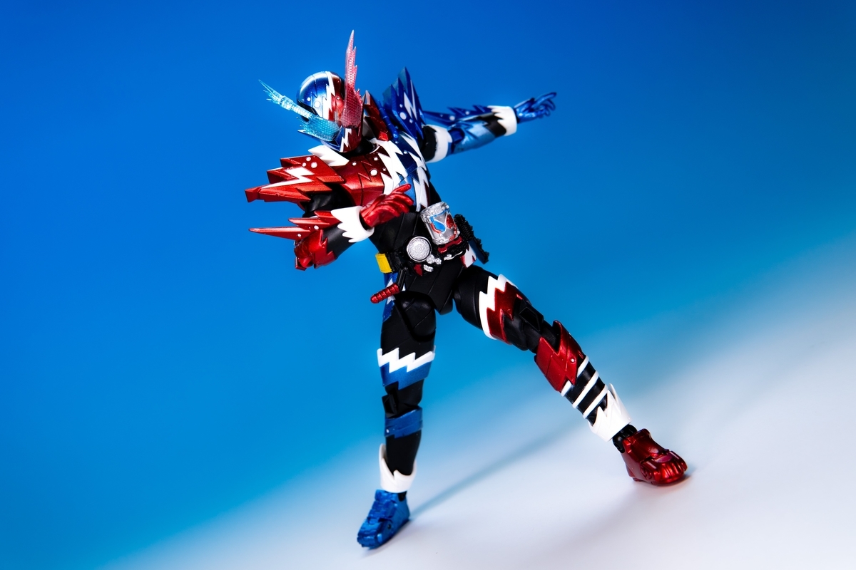 S.H.Figuarts 仮面ライダービルド ラビットタンク スパークリング