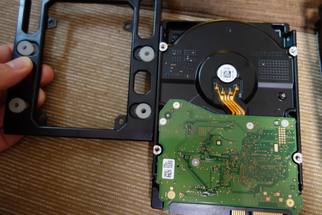 8TBの大容量HDD「WD Red WD80EFZX」購入レビュー - 力こそパワー