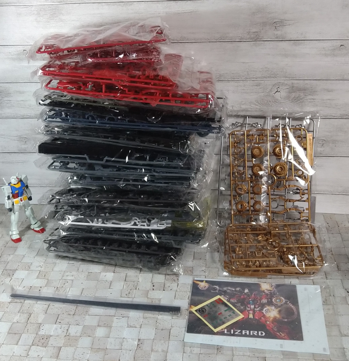 総パーツ数900以上の狂気！ガンプラMGを遥かに越えた規格外の極上