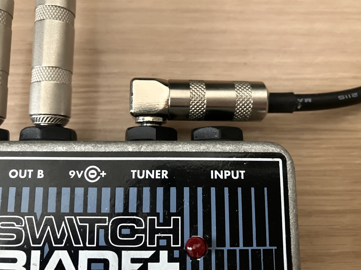 アンプ2台同時出力できるセレクター】ELECTRO-HARMONIX Switchblade+