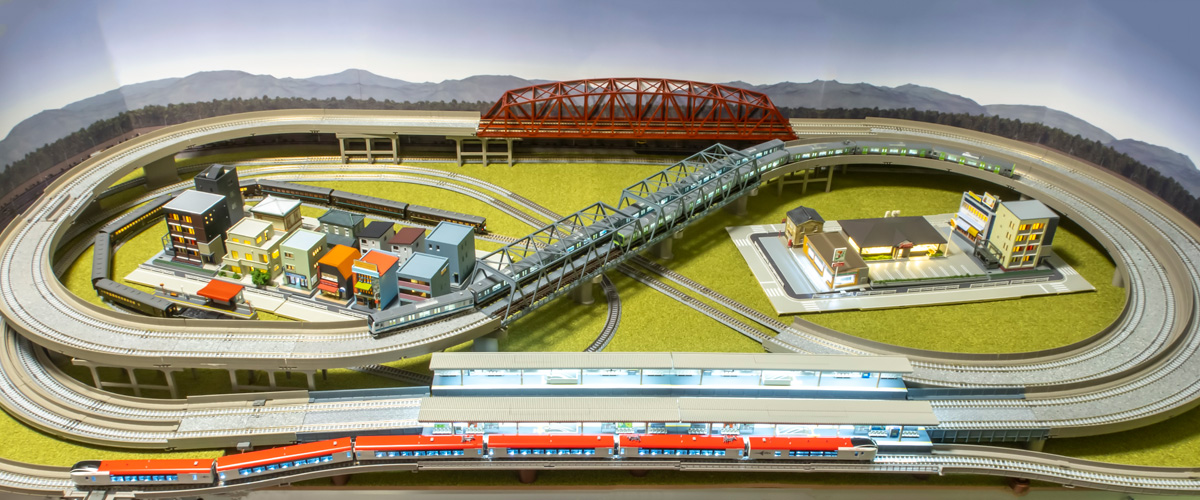 Nゲージ】新幹線も走行可能な1畳サイズの複線立体交差8の字レイアウト