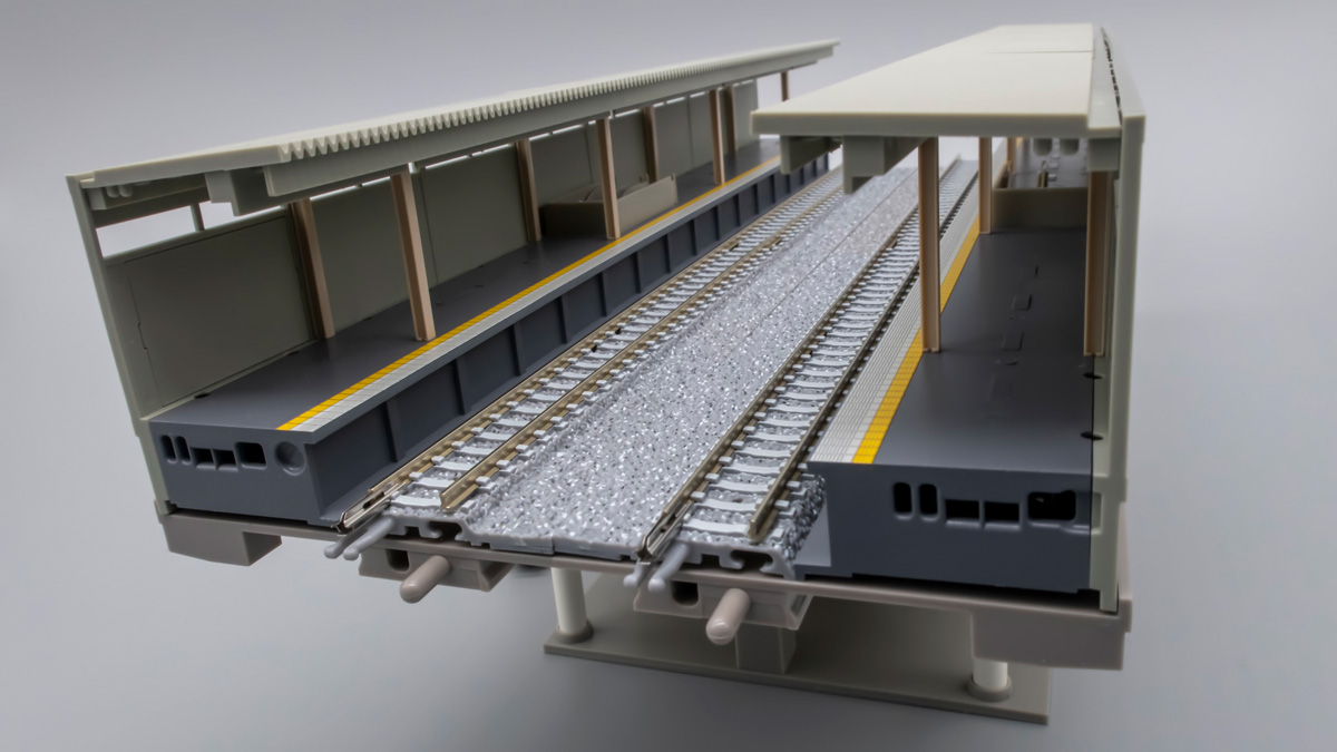 Nゲージの高架駅を対向式と島式のホームでレイアウトしてみる。 - かわ