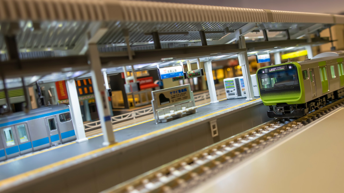 Nゲージ】KATOの島式近郊型ホームDXを購入。TOMIXの近郊型との違いを