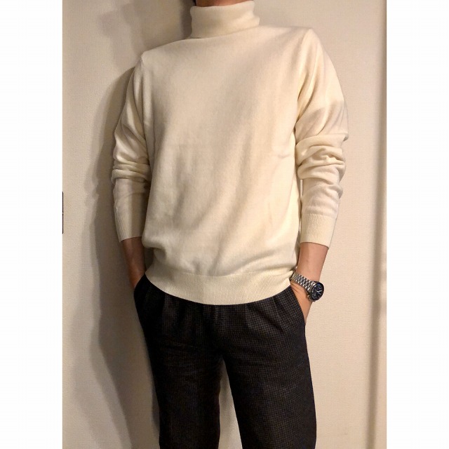 UNIQLOのカシミヤ100%タートルネックセーターをレビュー！ - 1978
