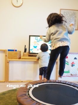 DWE】トランポリン用DVD『JUMP AND SING』を買ってみた。 - りんごの学習。