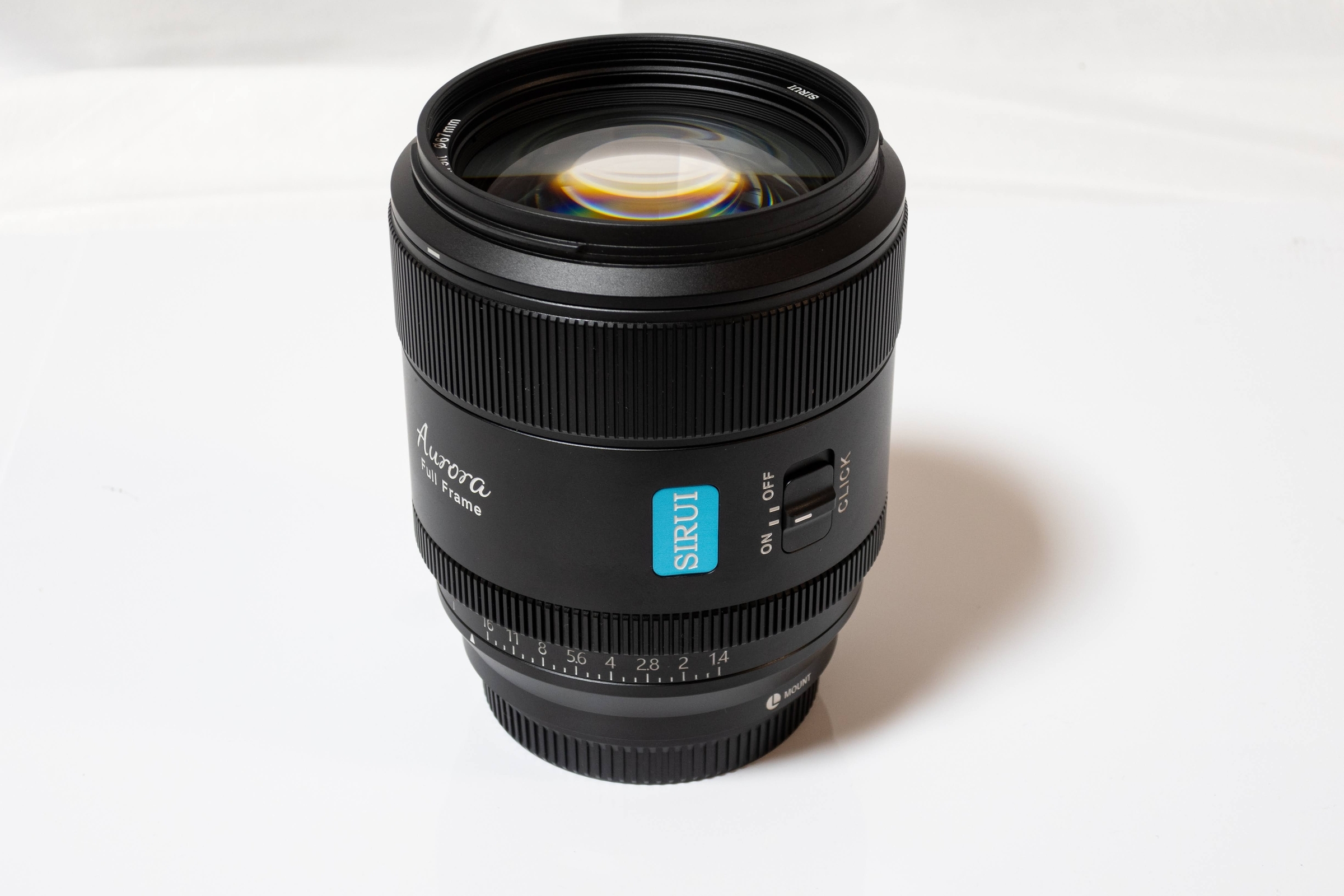 ファーストインプレッション】SIRUI Aurora 85mm F1.4 - 青藍寫眞館