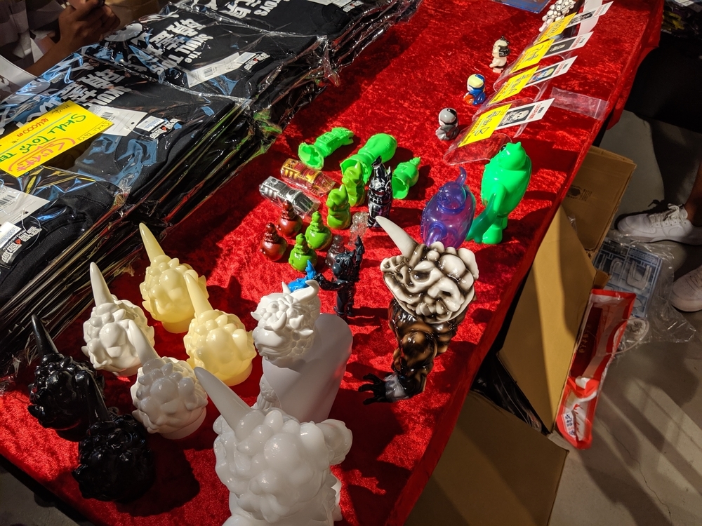 墓場の画廊WEST / SKULLTOYSソフビ販売会レポ - smogbom