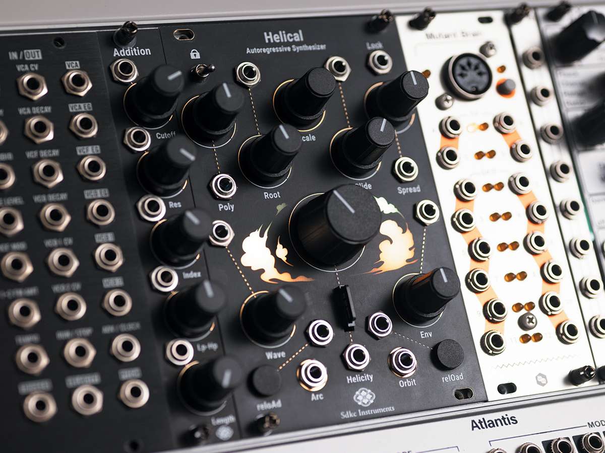 Yebisu303インタビュー 〜教育的側面も秘めたモジュラー・シンセの自由