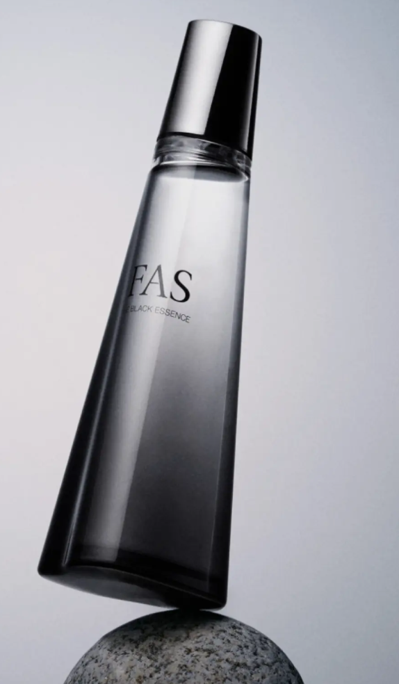 FAS】ザ ブラック エッセンス 使用感と成分分析 - あひるの化粧品と