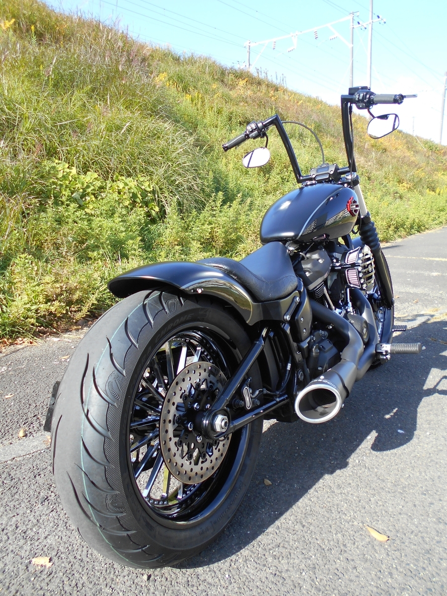 FXBB M8 ストリートボブ 107” Angieコンプリートカスタム