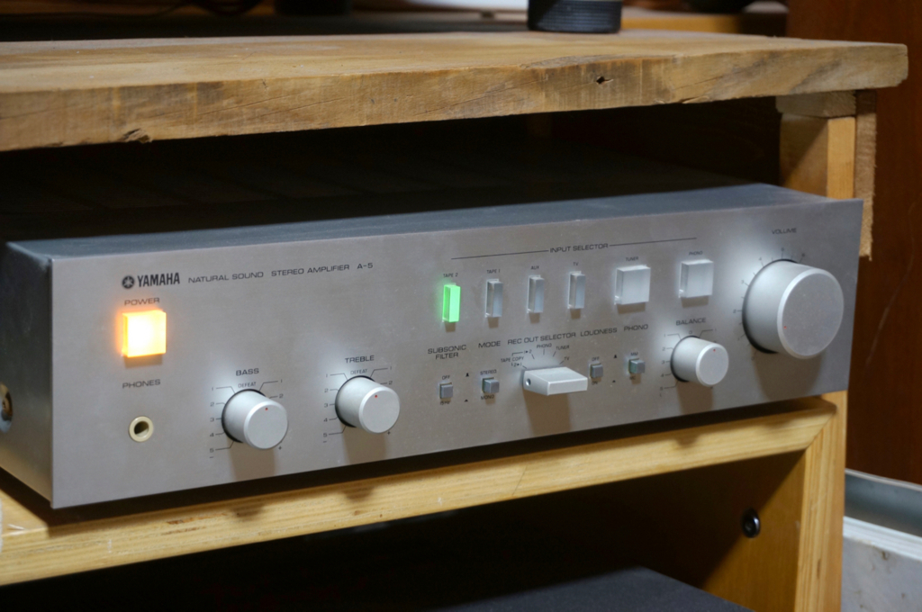 YAMAHA A-5 おしゃれでカッコいいプリメインアンプを買った。 - 古い