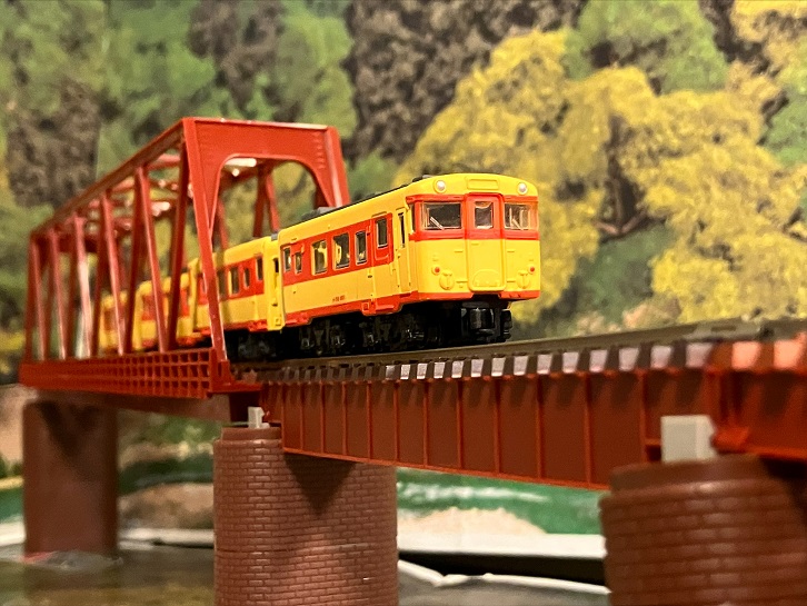 国鉄 キハ58形気動車 800番台 修学旅行色 Bトレインショーティー