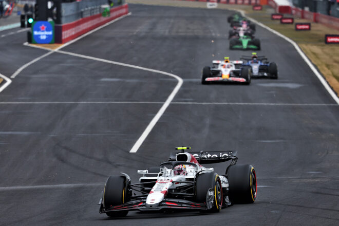 鈴鹿で苦しいレースを戦った角田裕毅について、レッドブル代表は「優れ