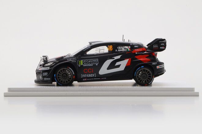 ロニー・クインタレッリのスーパーGTラストレースのMOTUL AUTECH Zを