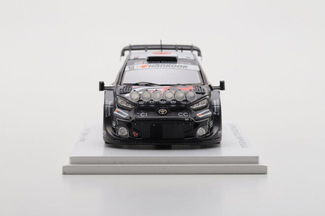 ロニー・クインタレッリのスーパーGTラストレースのMOTUL AUTECH Zを