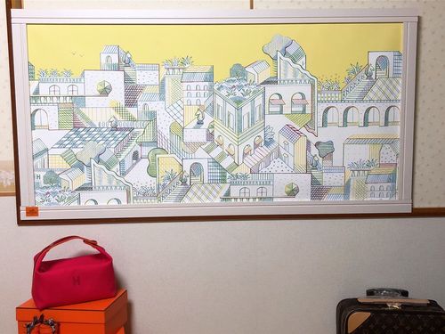 エルメス壁紙の額装のご紹介｜ecco babyのパーソナルショッパーポスト