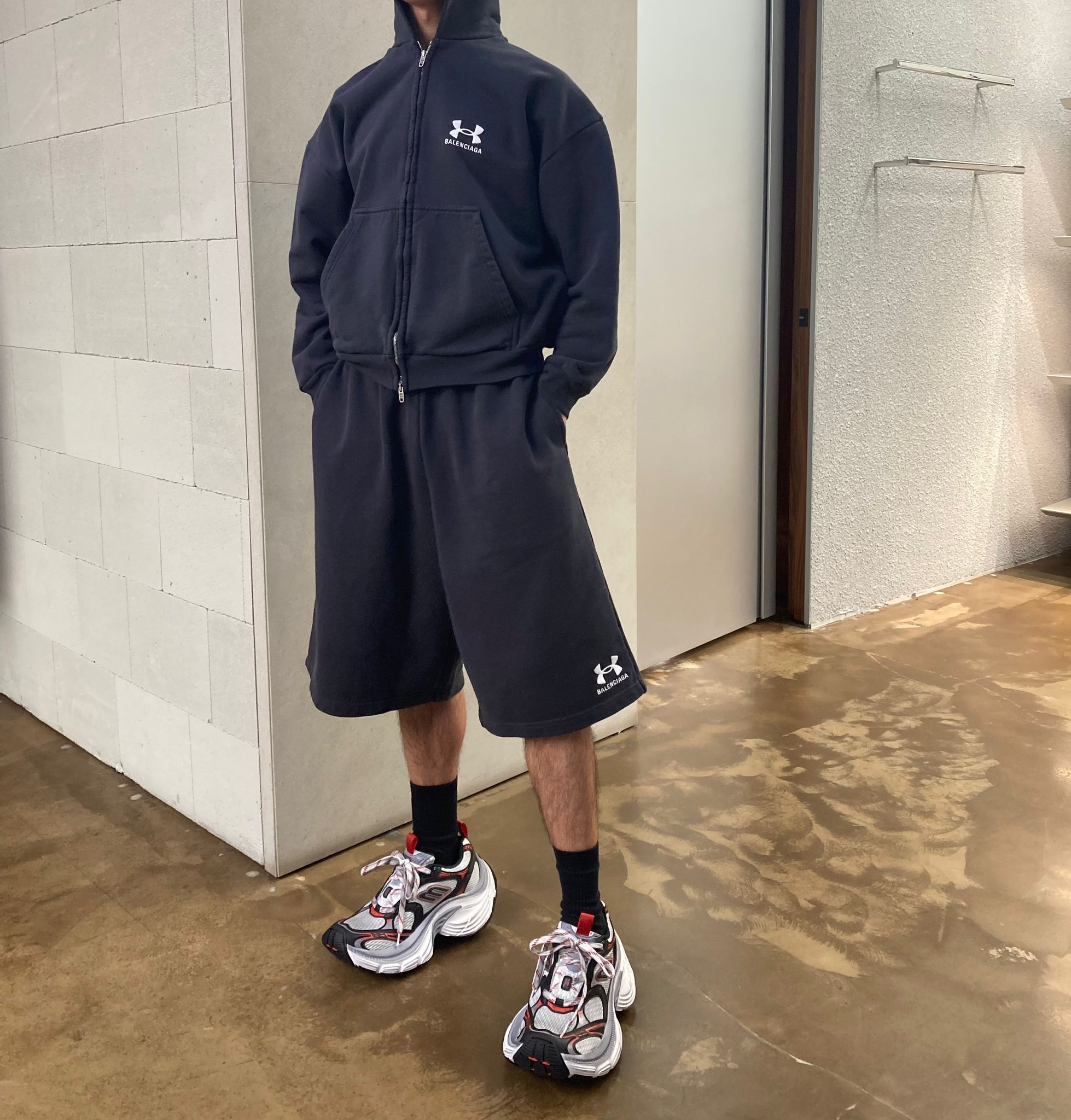 BALENCIAGA】UNDER ARMOUR ラージ ショートパンツ (BALENCIAGA/ハーフ