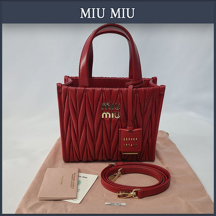 LA レッド（赤）系 MiuMiu(ミュウミュウ) トートバッグ(レディース