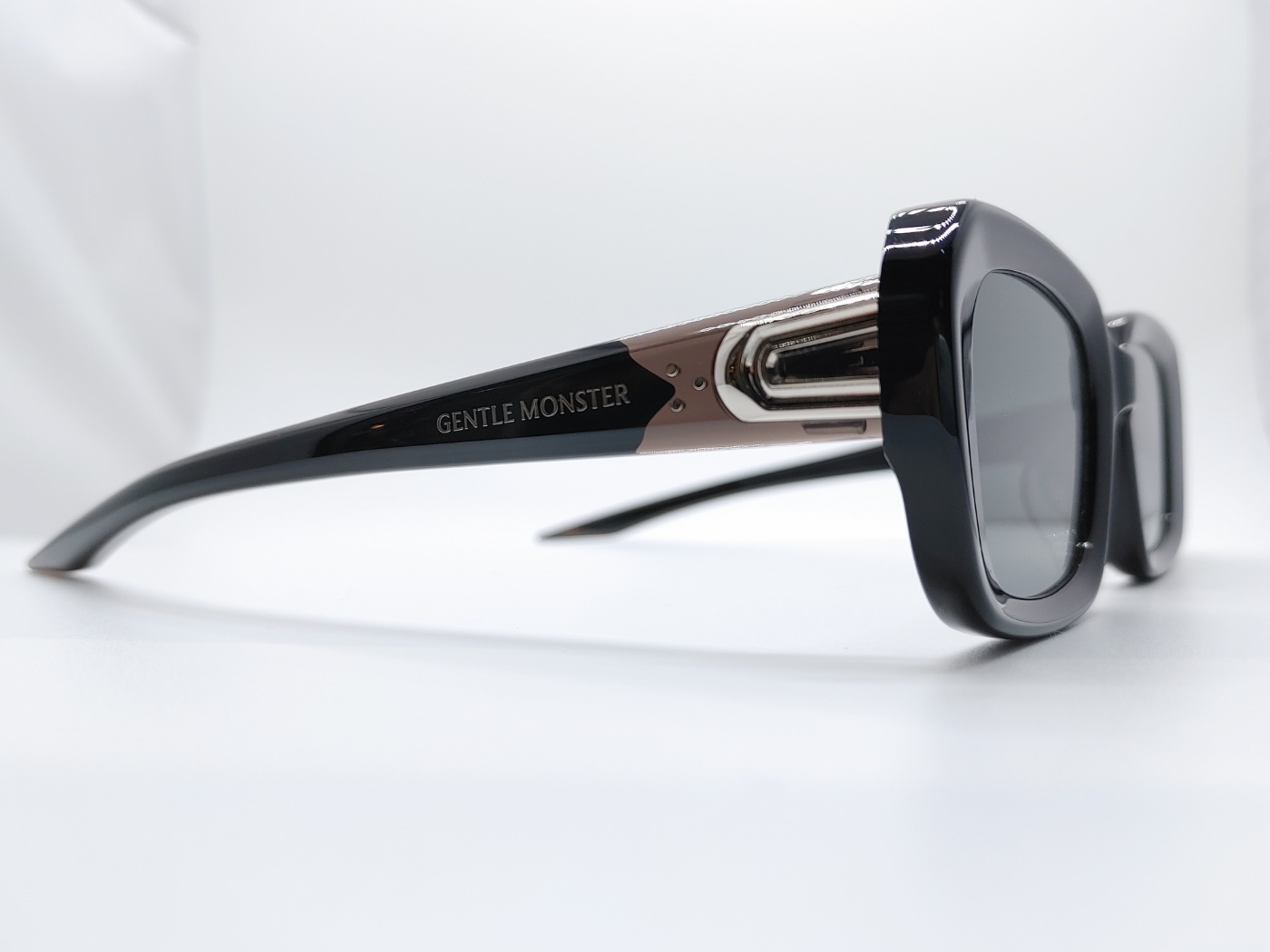 2025コレクション【MELROSE 01】☆感覚的なデザイン☆ (Gentle Monster