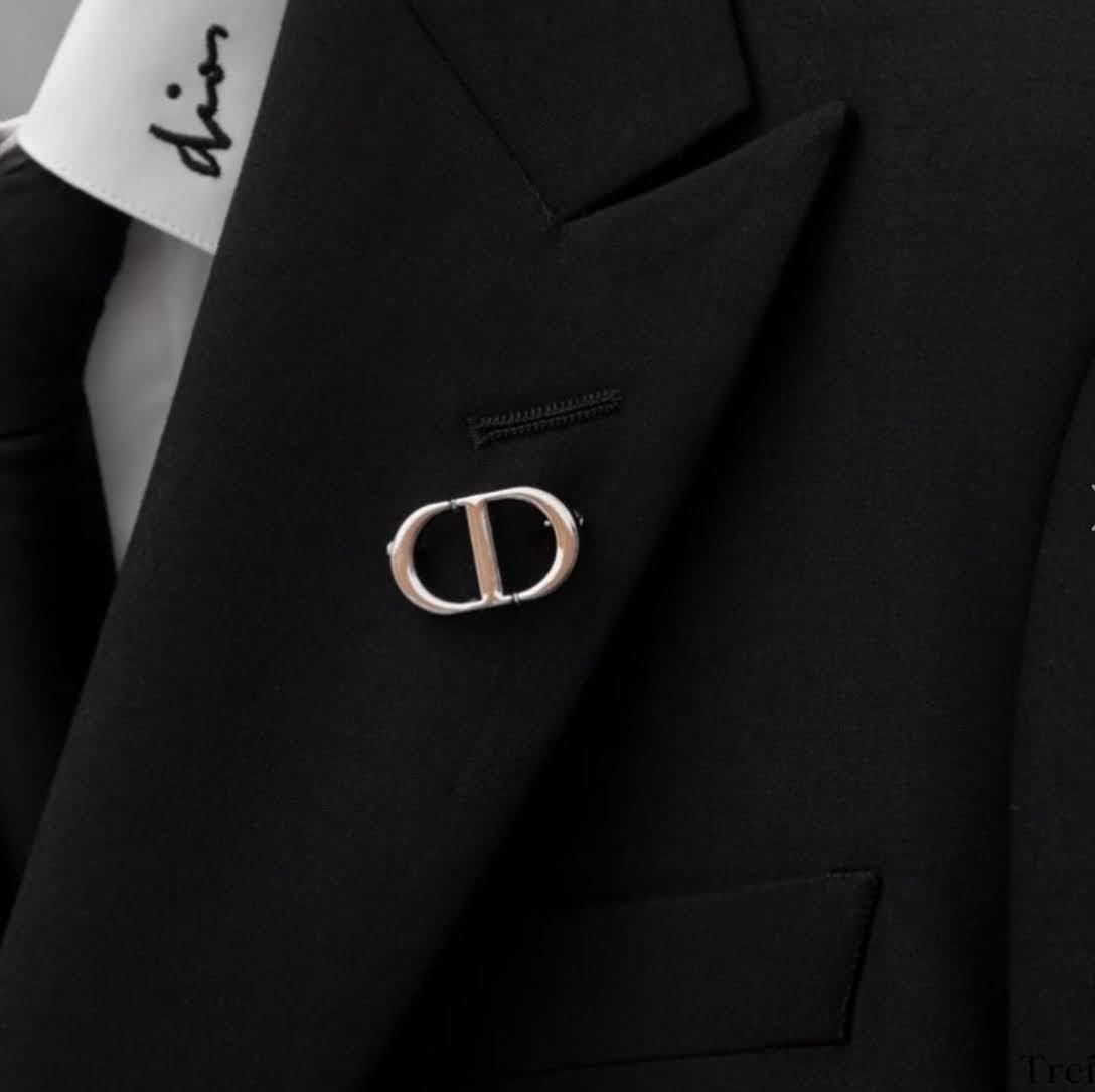 クールに決まる♪メンズDIOR CD Icon ピンブローチ シルバー (Dior