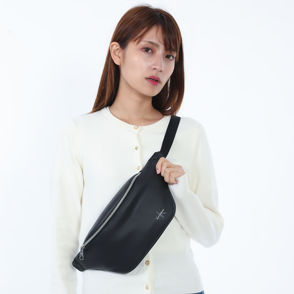 新品・国内即発】Calvin Klein LV04G3012G UB1 ボディバッグ (Calvin