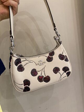 ハーフムーン Coach(コーチ) バッグ・カバン(レディース) - ブランド