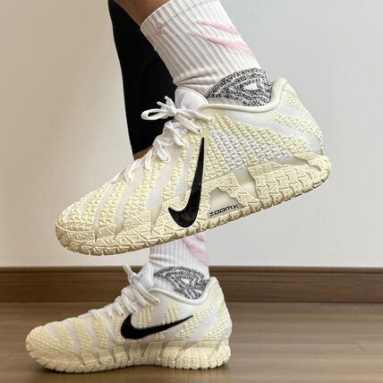 ホワイト（白）系 Nike JA3(ナイキ ジャ3) スニーカー(メンズ