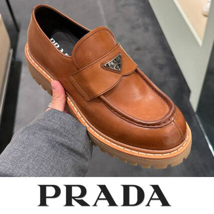 モカシン PRADA(プラダ) 靴・シューズ(レディース) - ブランド通販のBUYMA