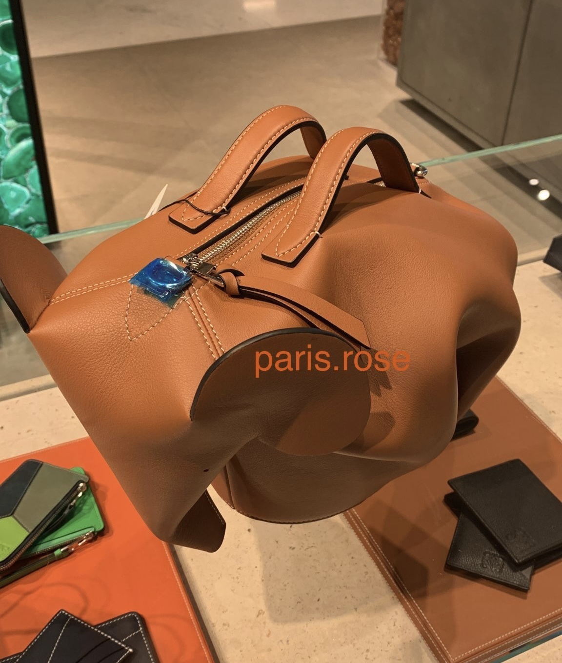 21新作 ロエベ エレファント レザー ショルダーバッグ ラージ (LOEWE