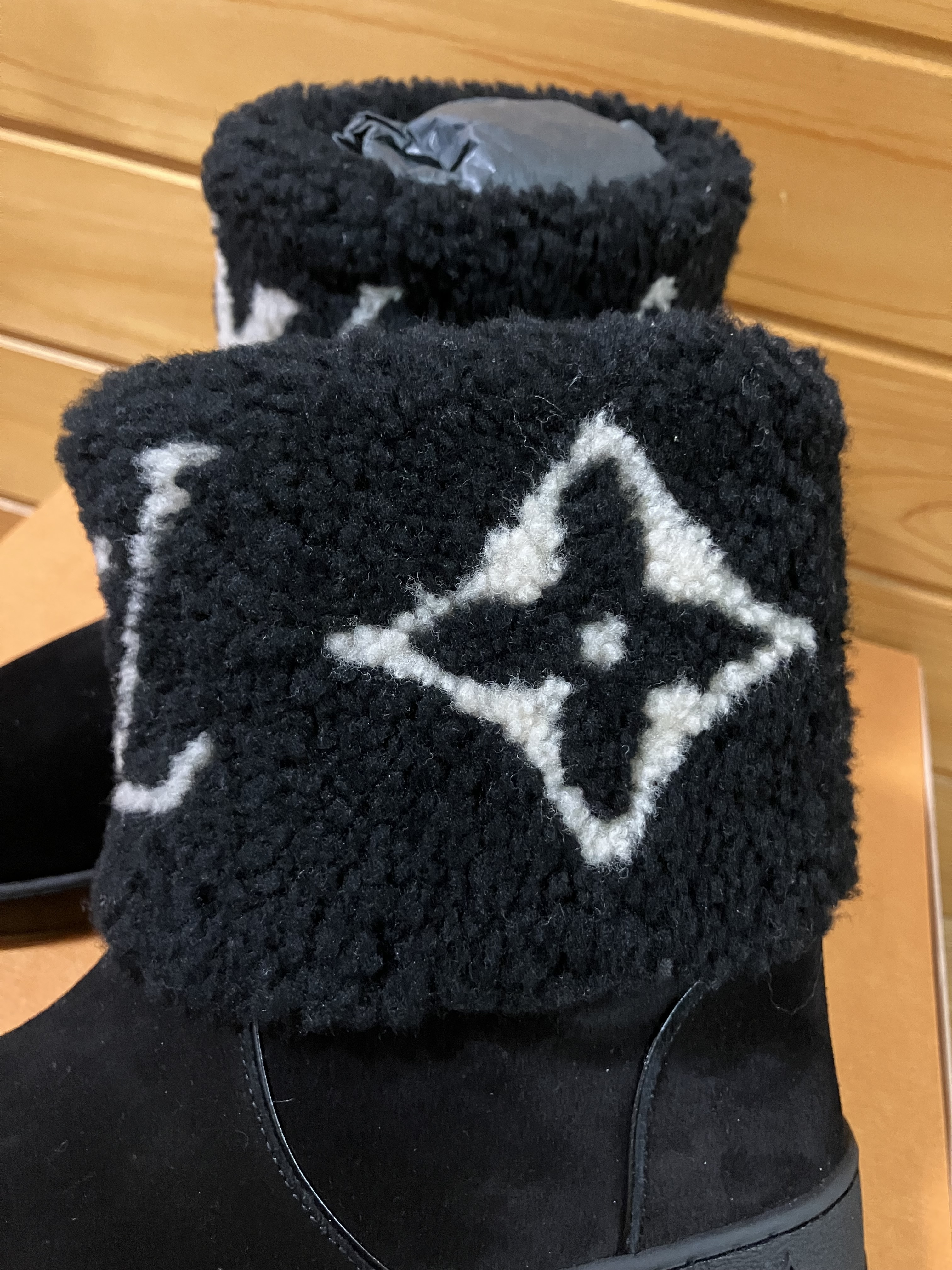 スノードロップ・ライン アンクルブーツ (Louis Vuitton/ショート