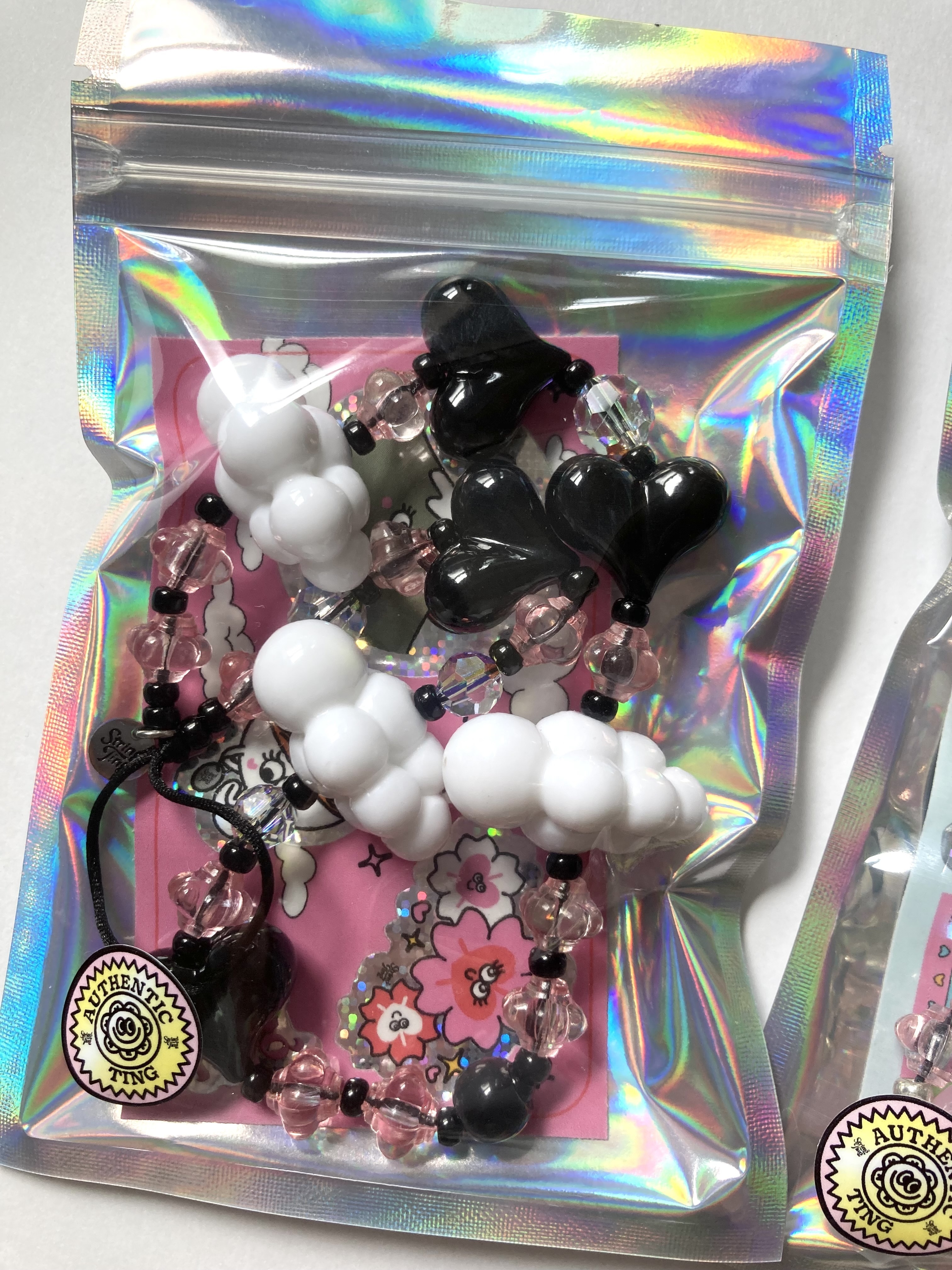 セレブ愛用☆String Ting☆Kawaii In the Sky スマホストラップ