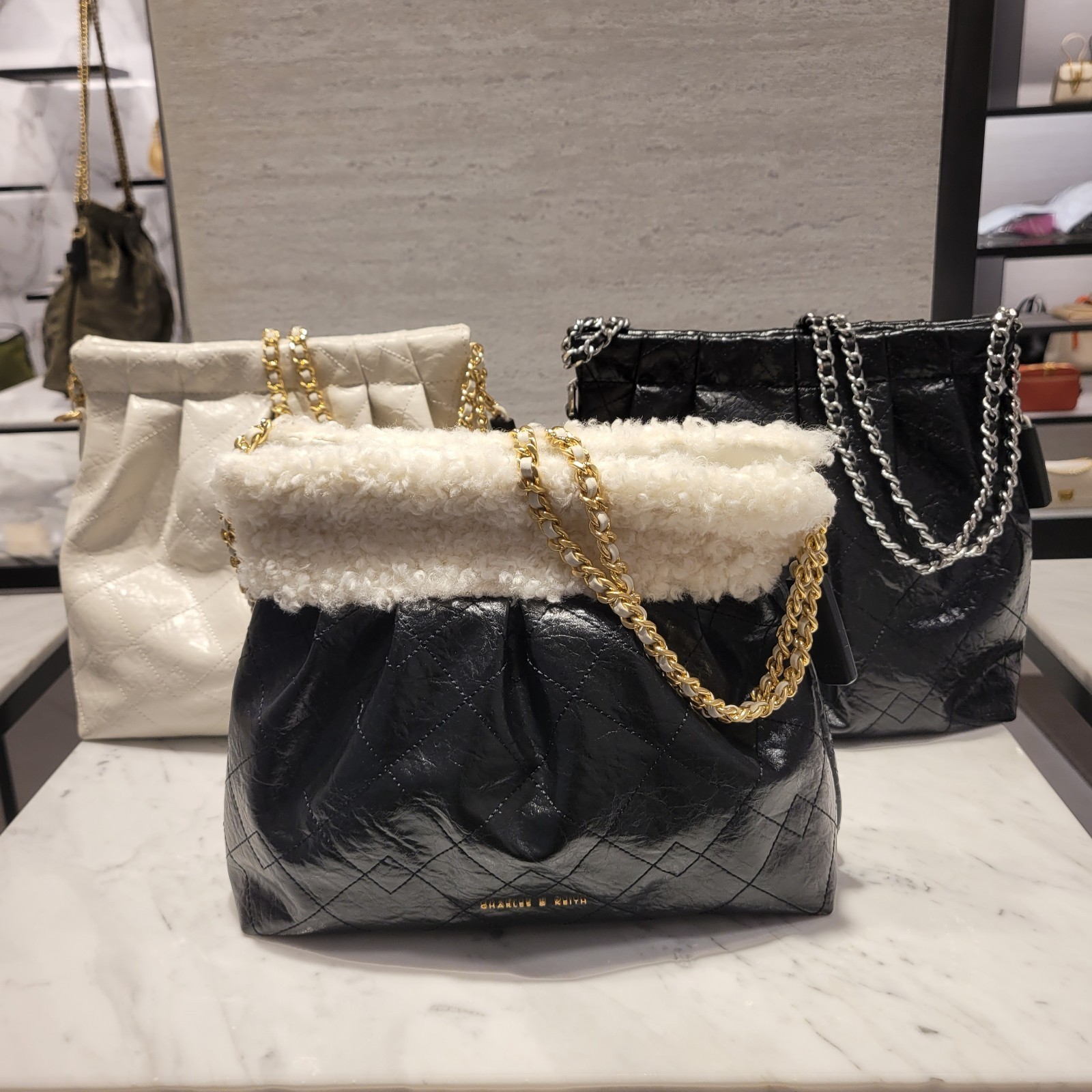 CHARLES & KEITH◇Duo デュオ チェーンショルダーバッグ Mサイズ