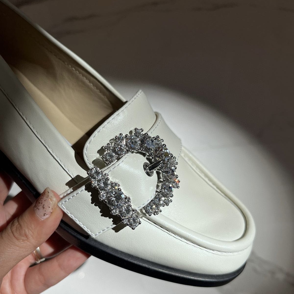 ジミーチュウ Cheri キラキラ ビジュー ローファー (Jimmy Choo