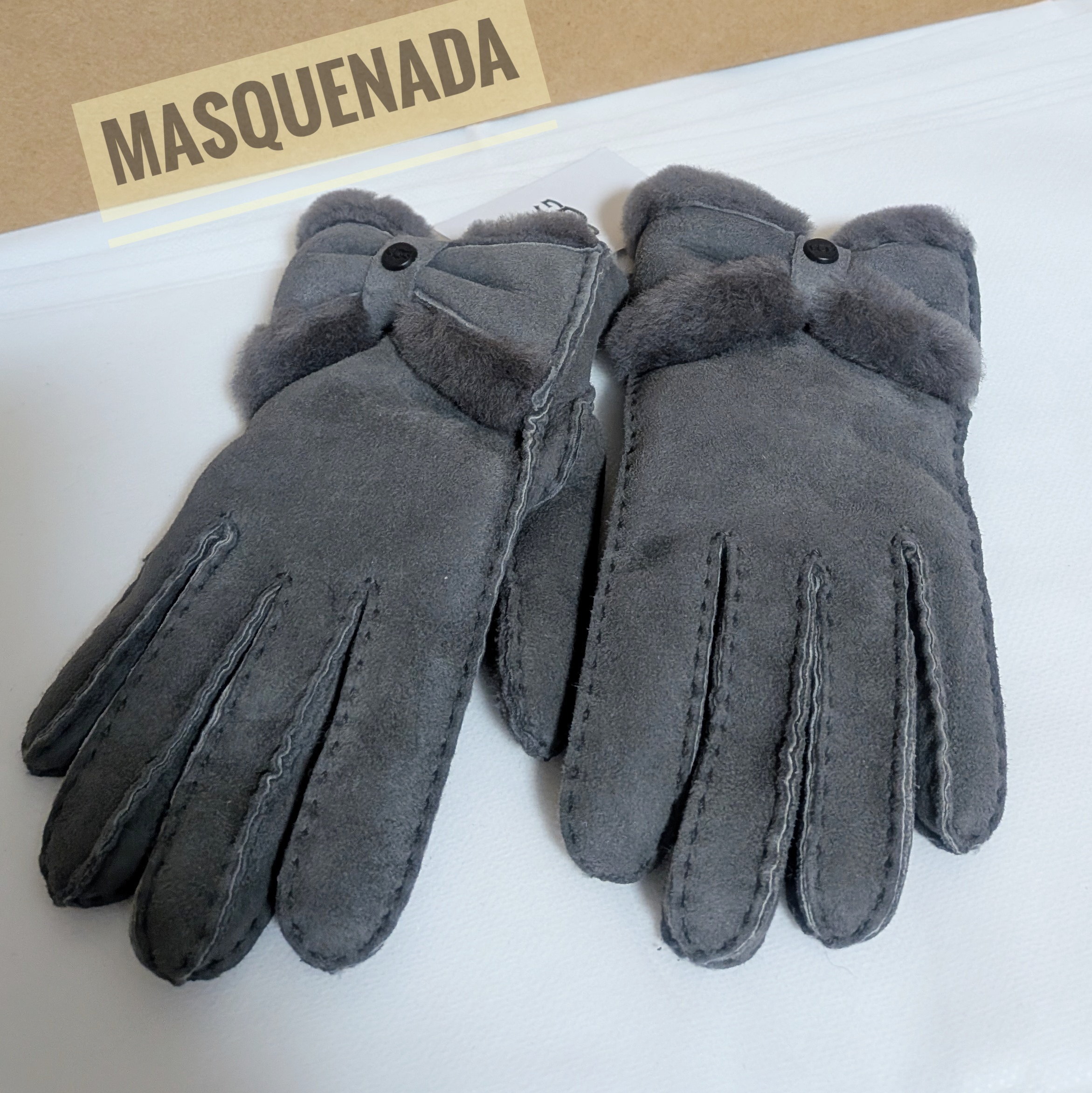 sale!国内即発送☆UGG Sheepskin Turned Bow Glove (UGG/手袋) 18696