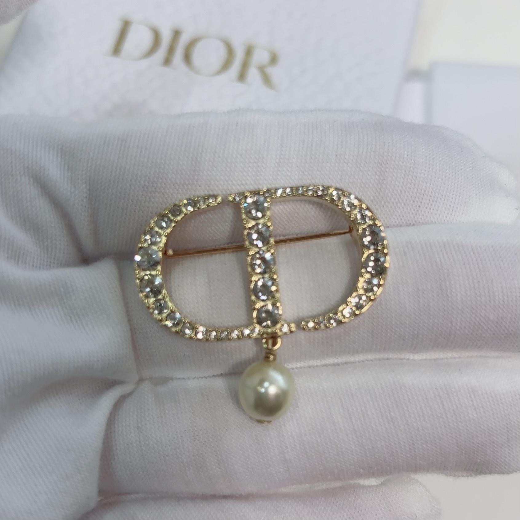 国内すぐ【Dior】ディオールブローチ パール付き (Dior/ブローチ