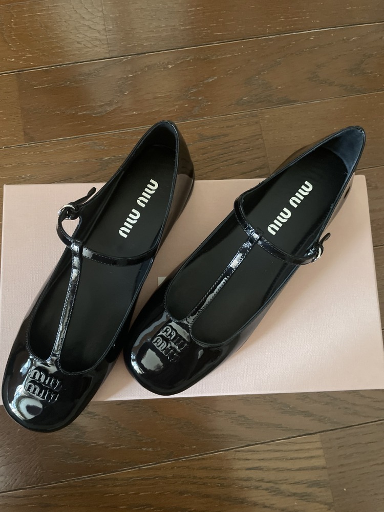 MiuMiuxフラットシューズ(レディース)の口コミ・レビュー｜サイズ感や