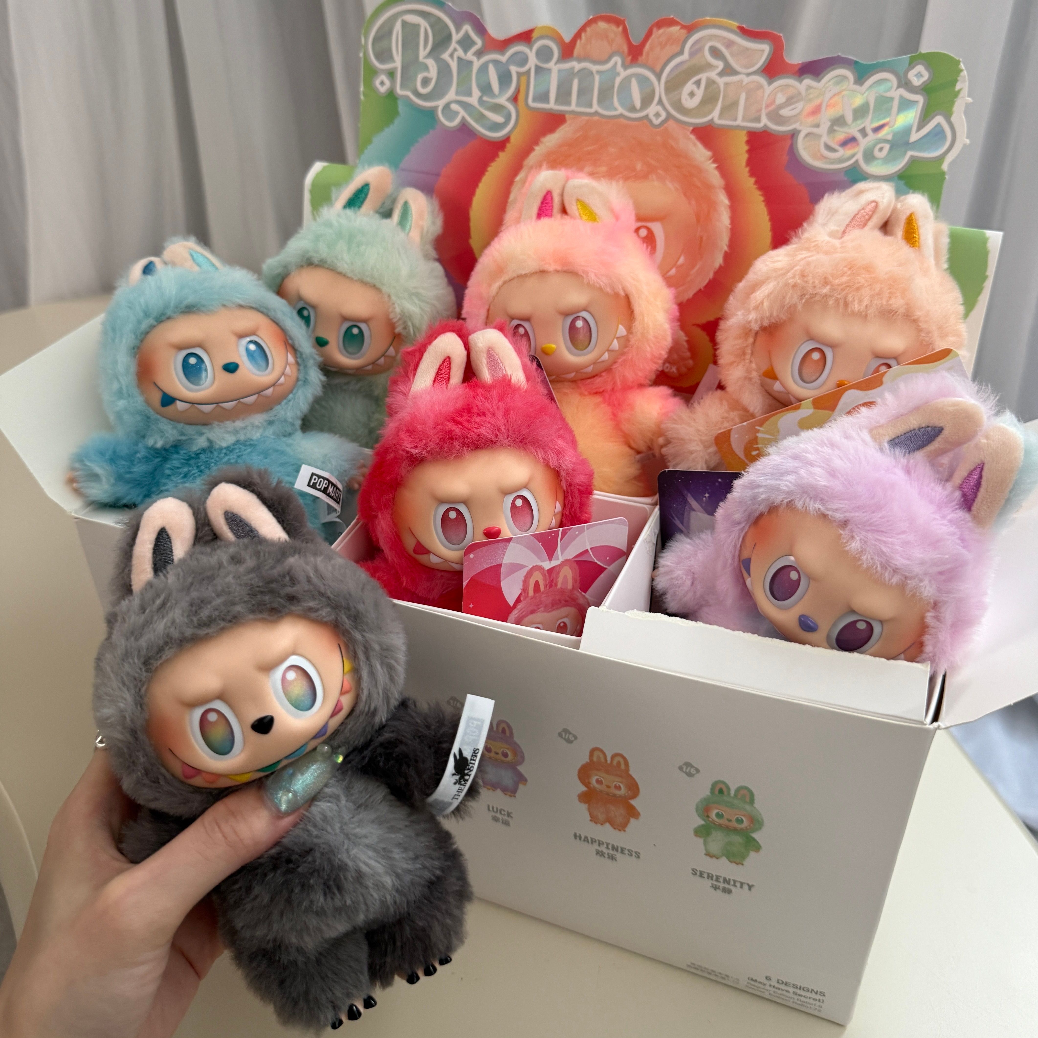 LABUBU ラブブ シークレット ブラック 虹色アイ＆歯 1/72 レア LABUBU