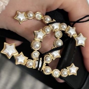 24C☆希少☆ギフトにおすすめ】 CHANEL パール 星 ブローチ (CHANEL