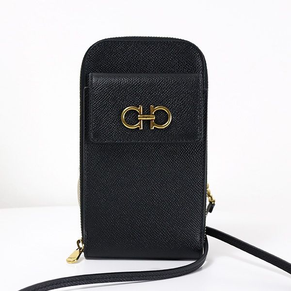 Salvatore Ferragamo サルヴァトーレフェラガモ バッグ 国内発送